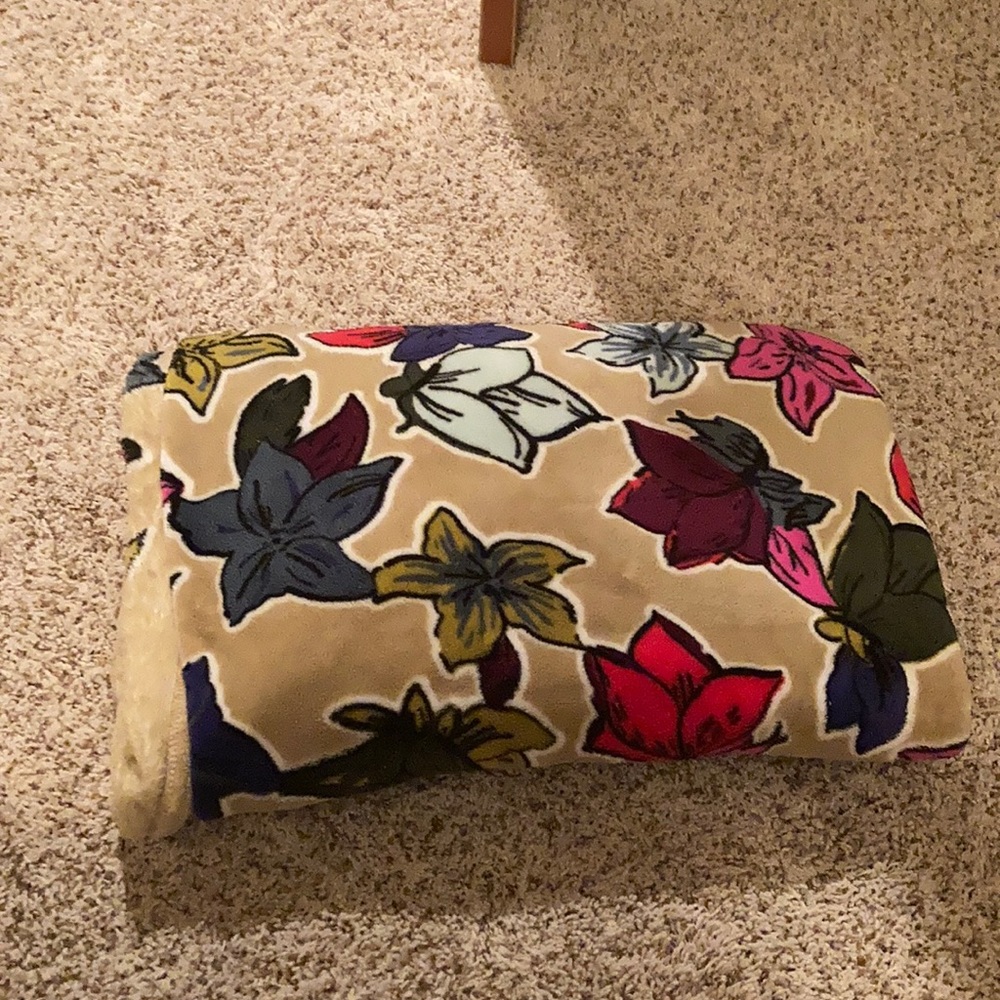 Natural falling leaves Vera Bradley Blanket
